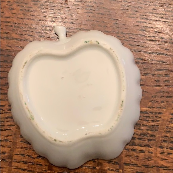 Pair of White porcelain trinket trays Apple & Pear - Picture 5 of 6